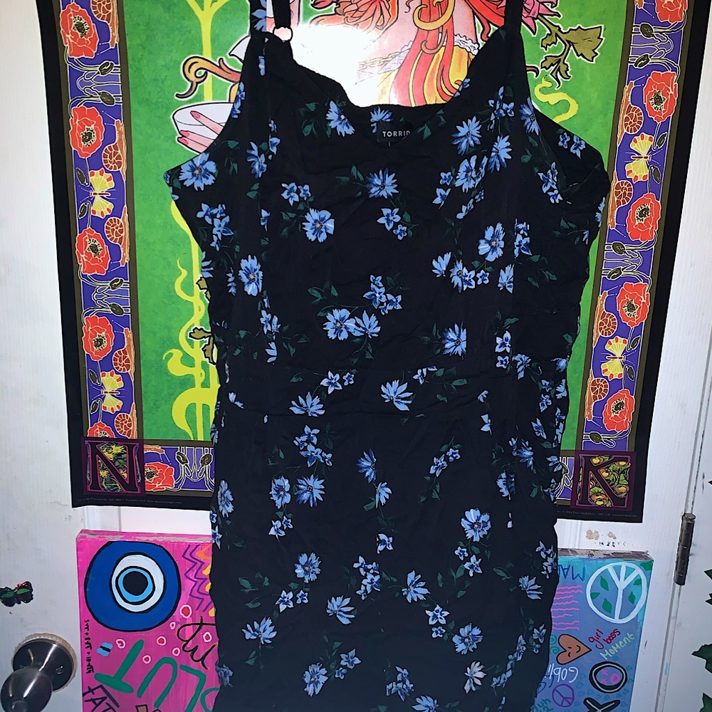 PLUS SIZE TORRID FLORAL ROMPER